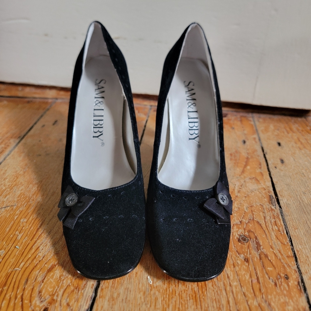 Sam & Libby Black Heels with Bow Accent